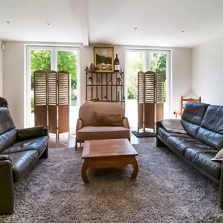 In For 9 Person Treignes