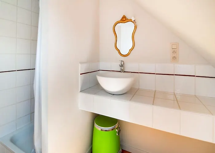 In For 9 Person * Treignes