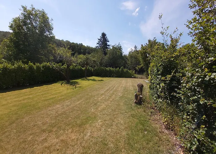 In For 9 Person * Treignes